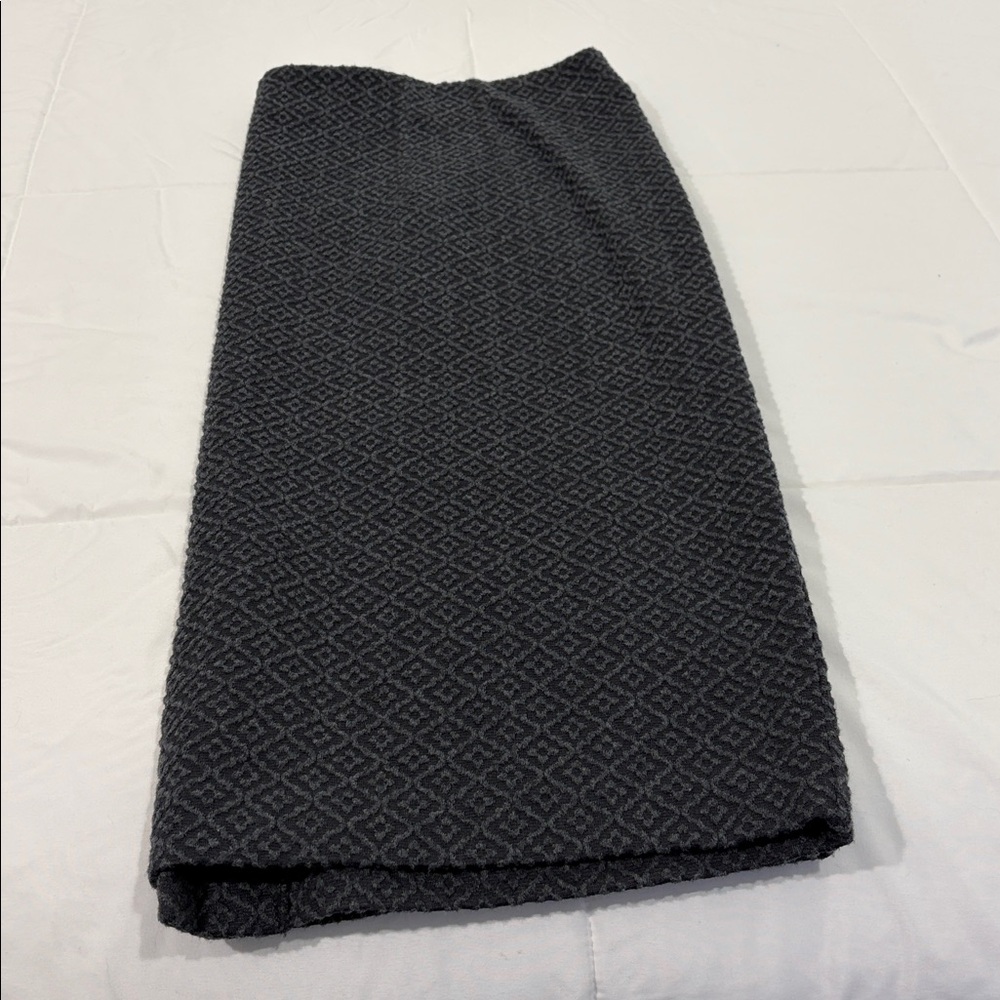 3 skirts - Picture 7 of 8